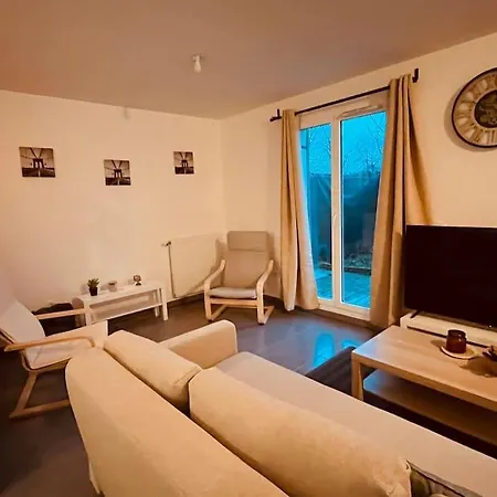 Holiday home Maison Proche De Paris